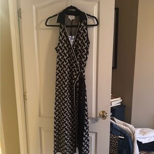Elegant Black and White knit  Patterned Dress